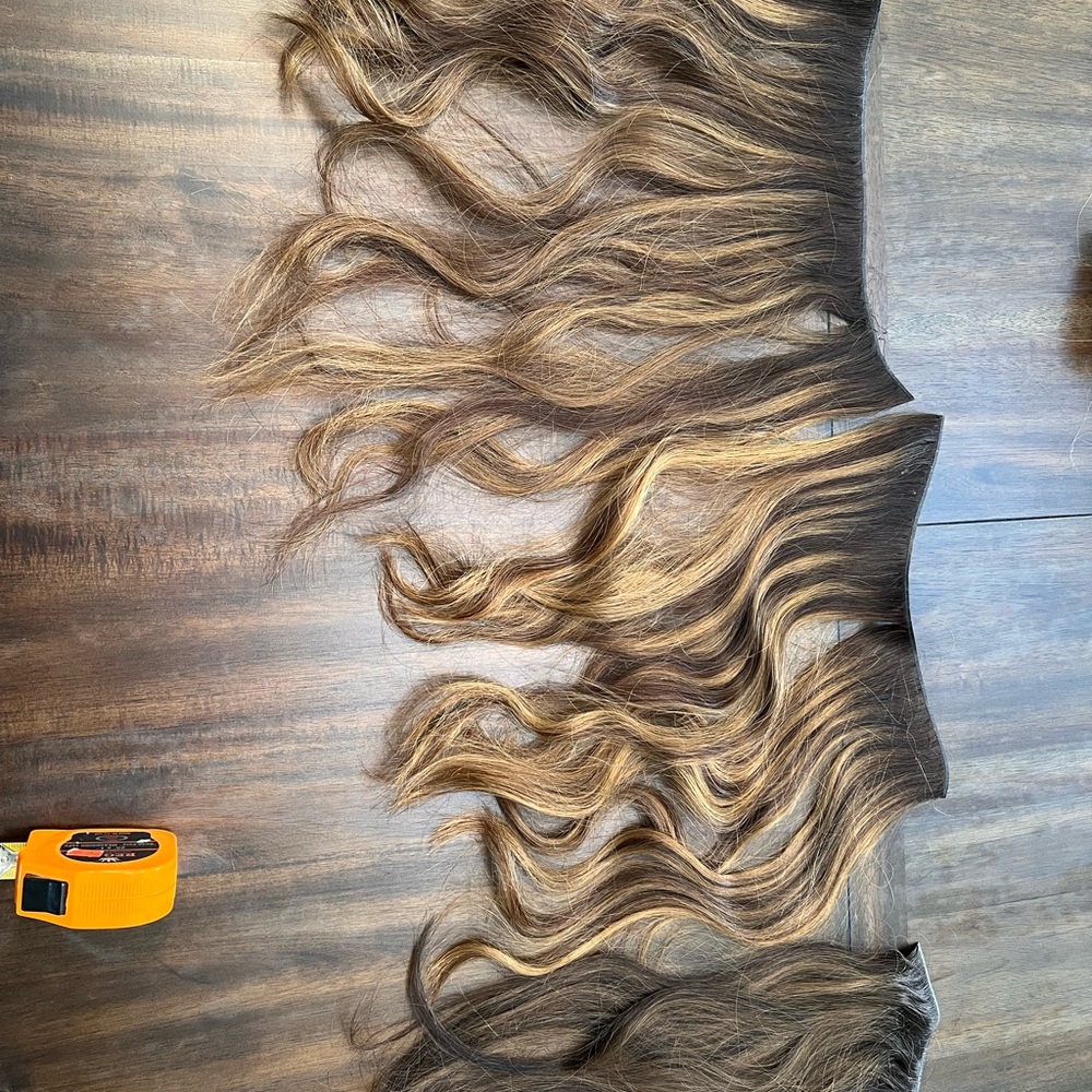 Kovi 20 Inch Weft hair extensions in the color “Java”